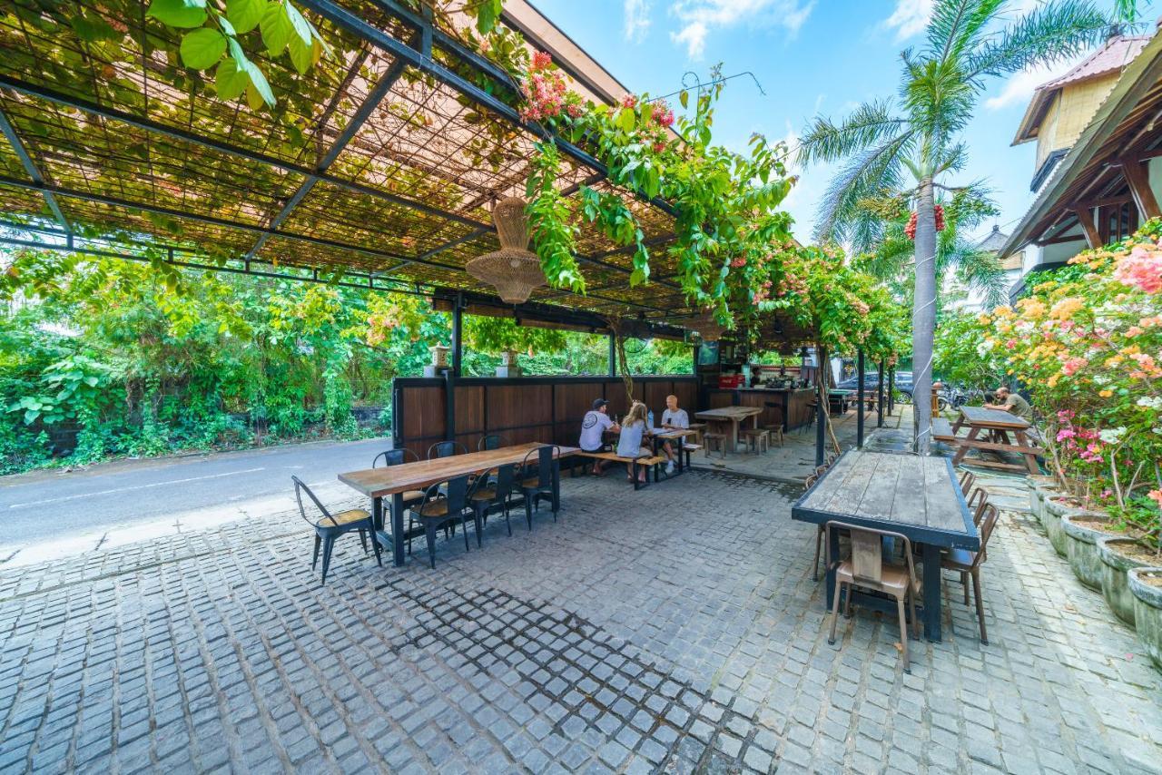 Black Pearl Hostel Canggu Dış mekan fotoğraf